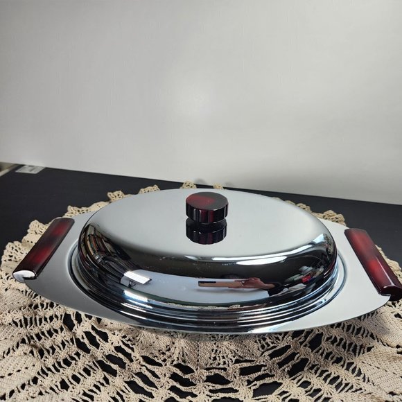 Gourmates by Glo-Hill Covered Dish with Bakelite Handles and Knob Servin… - Picture 1 of 10